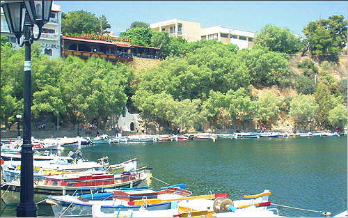 Agios Nicolaos: By the Voulismeni lake